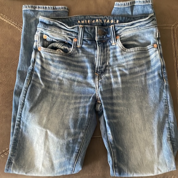 Like NEW!! Bundle 2 pair American Eagle Jeans - Picture 2 of 9